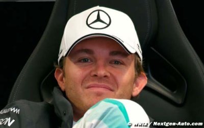 Un problème d’accélérateur inquiétant pour Rosberg