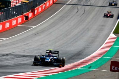 Spielberg, Course 2&nbsp;: Markelov, leader du début à la fin