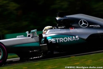 Hamilton a ’crié’ de joie en passant Maggotts et Becketts 