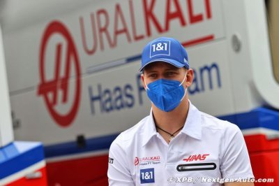 Schumacher to consider 2022 move in ’weeks’