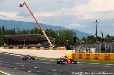 Press hails ’epic’ Hamilton-Vettel duel