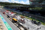 UK gov't clears F1 staff for Silverstone races