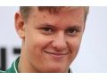 Schumacher's son to race with broken hand