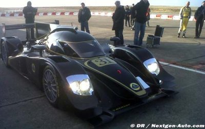 Lotus LMP2 en mode découverte de la Lola B12/80