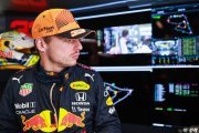 Verstappen 'se sent mieux' mais critique le manque de respect de Hamilton