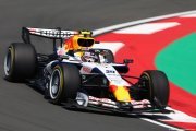 Lawson admet que Racing Bulls 'moins rapide' à Shanghai, Lindblad sauve les meubles