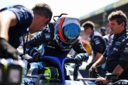 Williams a dû aider de Vries à s'extraire du cockpit après le GP d'Italie