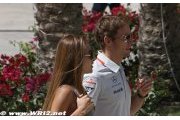 Twitter confirms Button's reunion with girlfriend