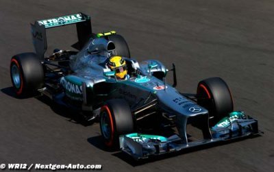 Korea, FP1: Hamilton sets pace, Raikkonen crashes