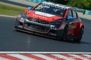 Nordschleife, L1 : Lopez en tête, Huff dans les barrières