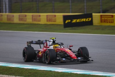 Hamilton regrette la disparition du gravier et de l’herbe sur les circuits F1