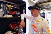 Verstappen met (un peu) d'eau dans son vin suite à ses insultes