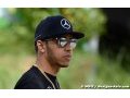 Mercedes denies Hamilton has signed 2016 deal