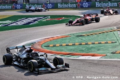 Hamilton prédit ’une victoire facile’ pour Verstappen depuis la pole