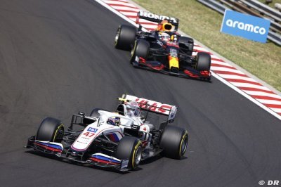 Schumacher ’surpris’ d’avoir retenu des F1 plus rapides si longtemps
