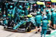 Aston Martin F1 rodait ses pneus en s'entraînant aux pitstops