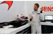 Button très heureux de courir à domicile