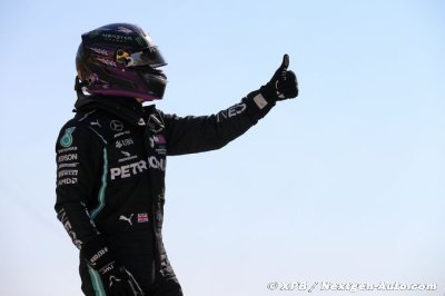 Hamilton&nbsp;: Être questionné par de jeunes pilotes ’rend humble’