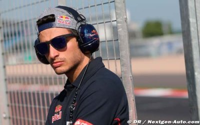 Sainz jr admits no Toro Rosso talks for 2014