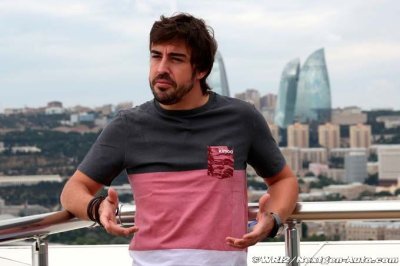 Alonso veut Ferrari ou Mercedes, confirme Briatore