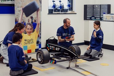 Alpine F1 s’associe à Microsoft pour lancer le programme mondial «&nbsp;Race into STEM&nbsp;»