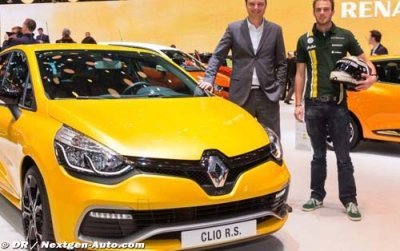 Les pilotes Renault en visite au Salon de Genève