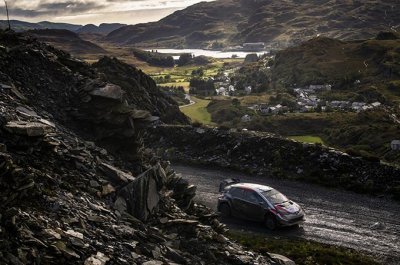 Wales Rally GB, friday: Tänak grabs late lead