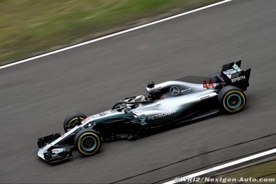 China, FP2: Hamilton quickest in Shanghai as Räikkönen closes in