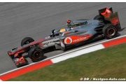 Hamilton prend le commandement à Sepang