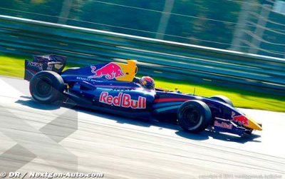 Verstappen enchaine les kilomètres sur une FR3.5