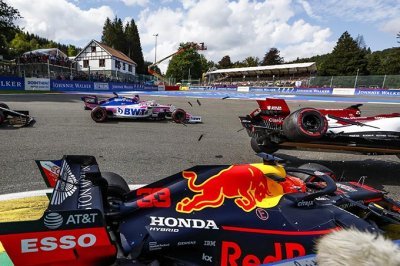 Rosberg s’en prend à un Verstappen ’trop agressif’