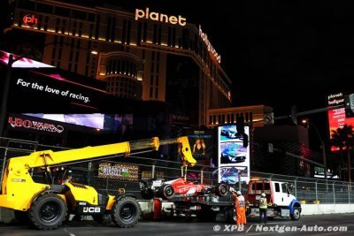 Las Vegas, FP1: First practice session halted for circuit repairs following Sainz incident