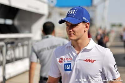 Schumacher admet que Magnussen sera ’une bonne référence’ pour lui