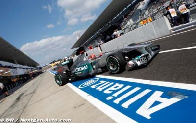 Briatore&nbsp;: Schumacher joue bien son rôle chez Mercedes