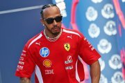 Hamilton said to hold final say over Ferrari 2027 deal