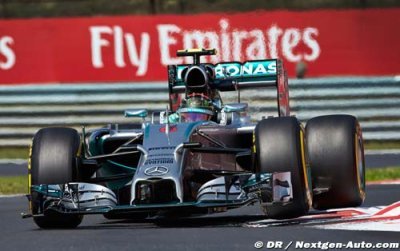 Rosberg on pole as Hamilton hits more trouble