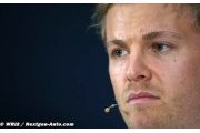 Rosberg's pregnant wife unwell - report