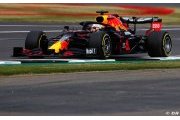 Verstappen soigne ses pneus et fait plier Mercedes à Silverstone