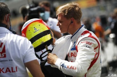 Schumacher compte sur Jock Clear et son carnet de notes pour progresser