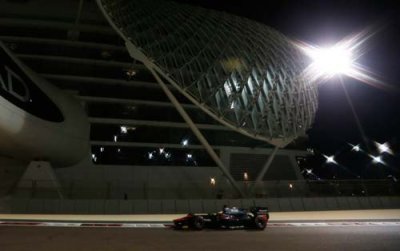 Yas Marina, Course 1&nbsp;: Nouvelle victoire du champion Vandoorne