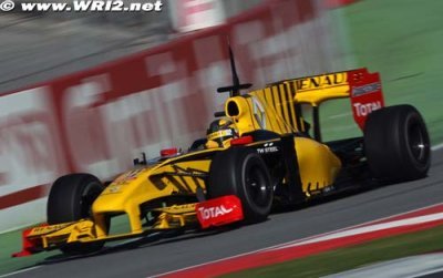 Robert Kubica tops first practice in Melbourne