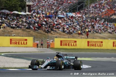 La Mercedes W08 est toujours un peu trop lourde