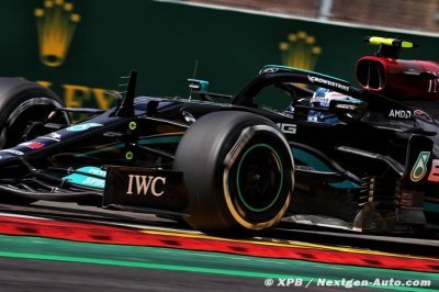 Hamilton defers to team’s decision over 2022 teammate