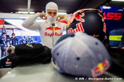 Sainz Sr&nbsp;: Carlos ne doit penser qu’à Toro Rosso cette saison