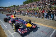 Vettel se dit 'toujours en contact' avec l'équipe Red Bull