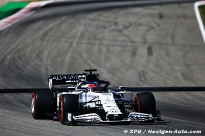 Kvyat s’en sort avec un avertissement pour avoir gêné Magnussen