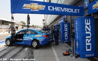 Chevrolet test overhead boom system