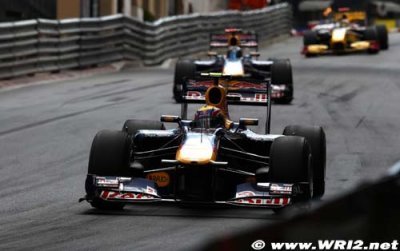 No team orders at dominant Red Bull - Mateschitz