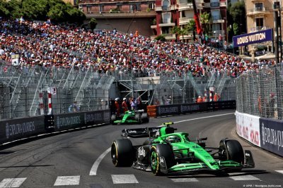 ’Il y a des limites’&nbsp;: Bortoleto en veut à Antonelli après leur accrochage