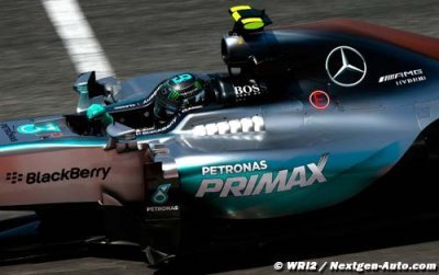 Sepang L3&nbsp;: Rosberg devance Hamilton et les Ferrari